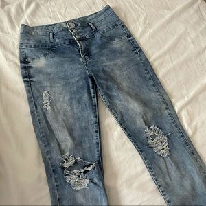 Rue21 Distressed Light Wash Jeans Size 10